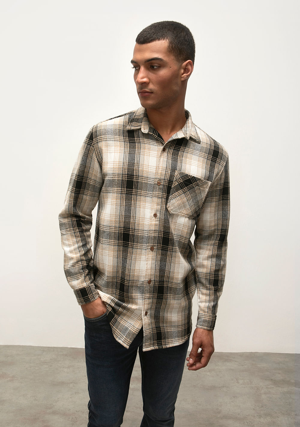Camisa Manga Longa Com Bolso Preto