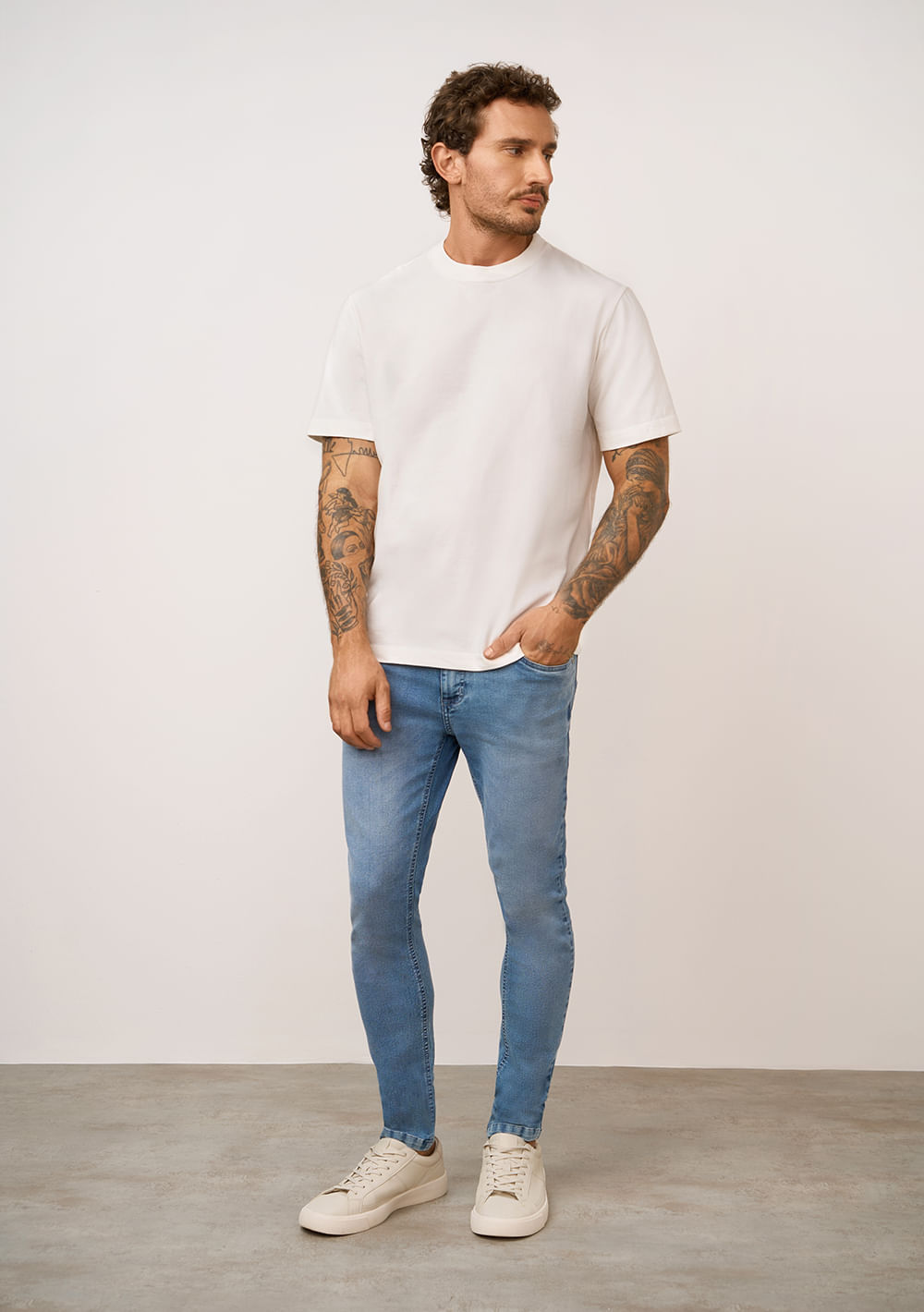 Calça Skinny Cós Baixo Bolso Relogio Jeans