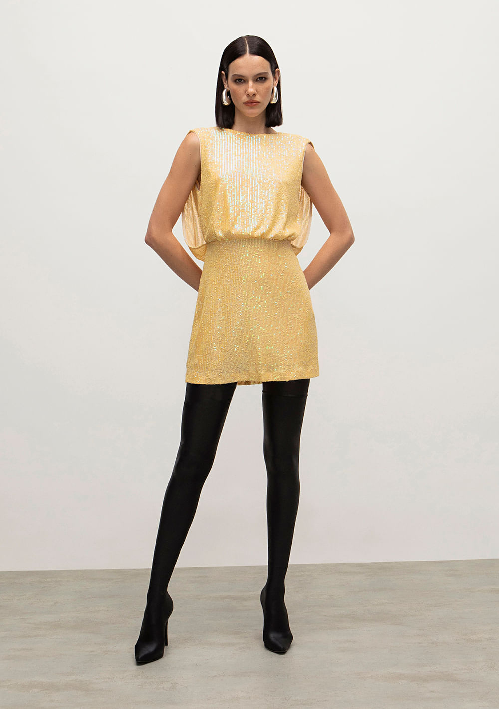 Vestido Iódice Curto Decote Redondo Com Sobreposição Bege