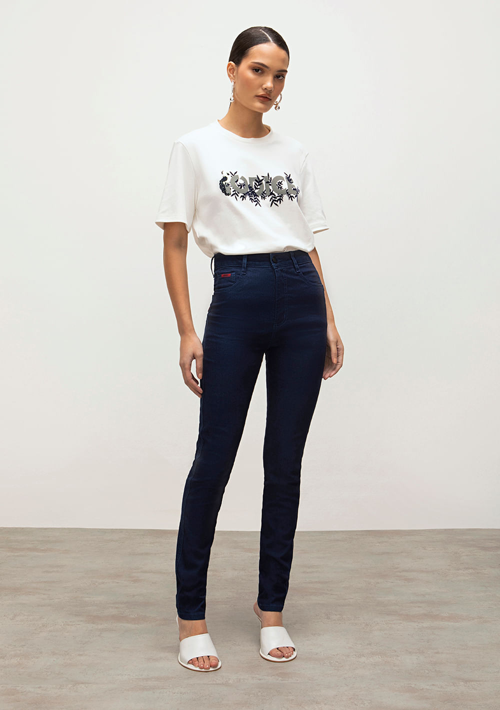 Calca Iódice Skinny Cós Alto Detalhe Bolso Relogio Jeans