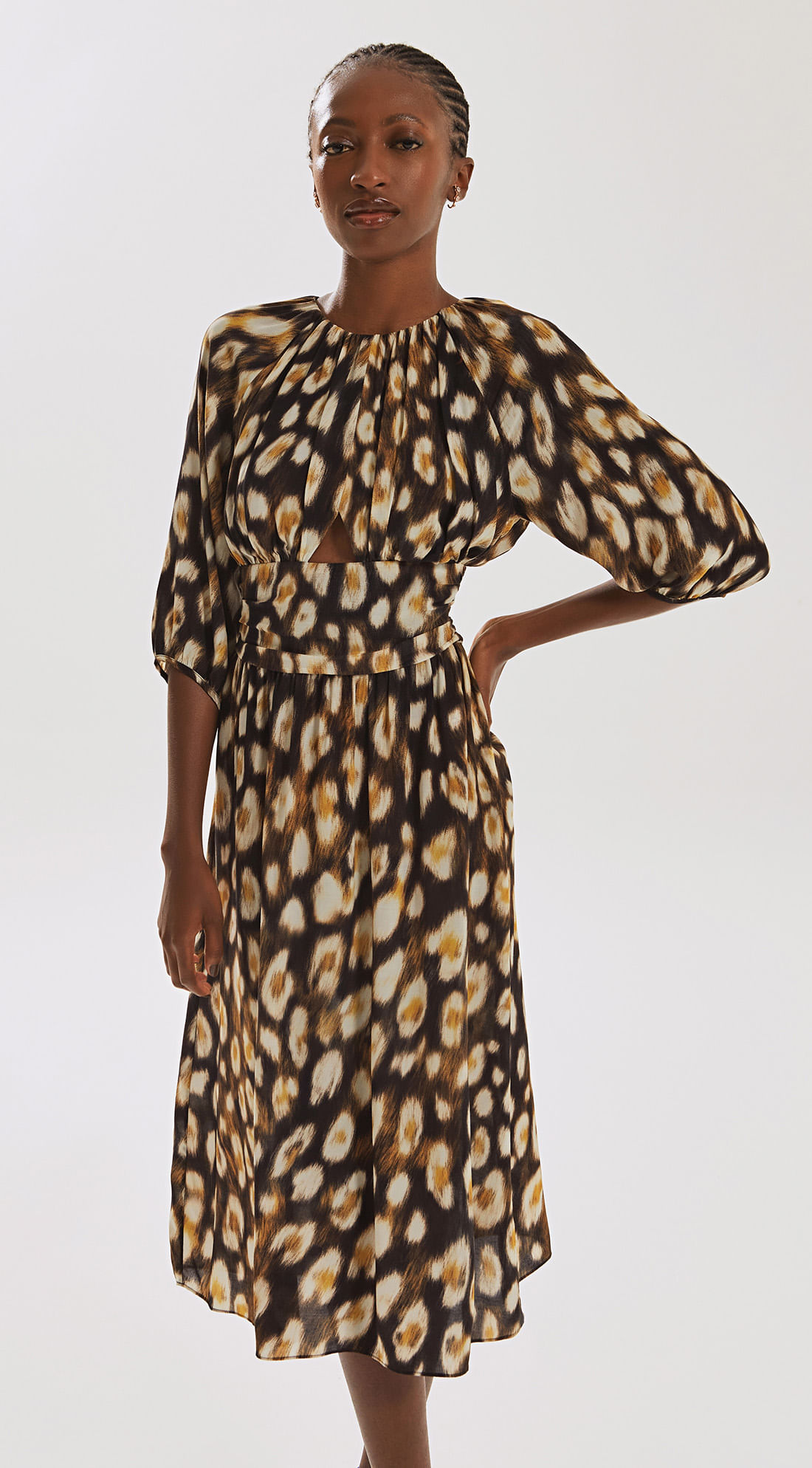 Vestido Iódice Midi Decote Redondo Abertura Frente Marrom