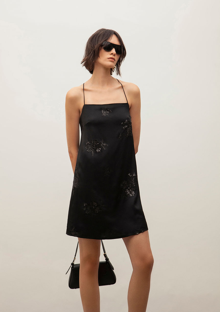 Vestido Iódice Solto Decote Reto Com Alça Curto Preto