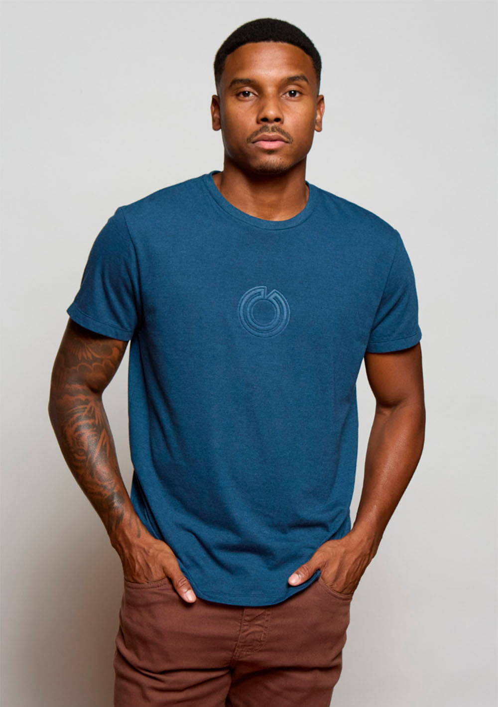 Camiseta Solta Decote Careca Manga Curta Padrão Azul