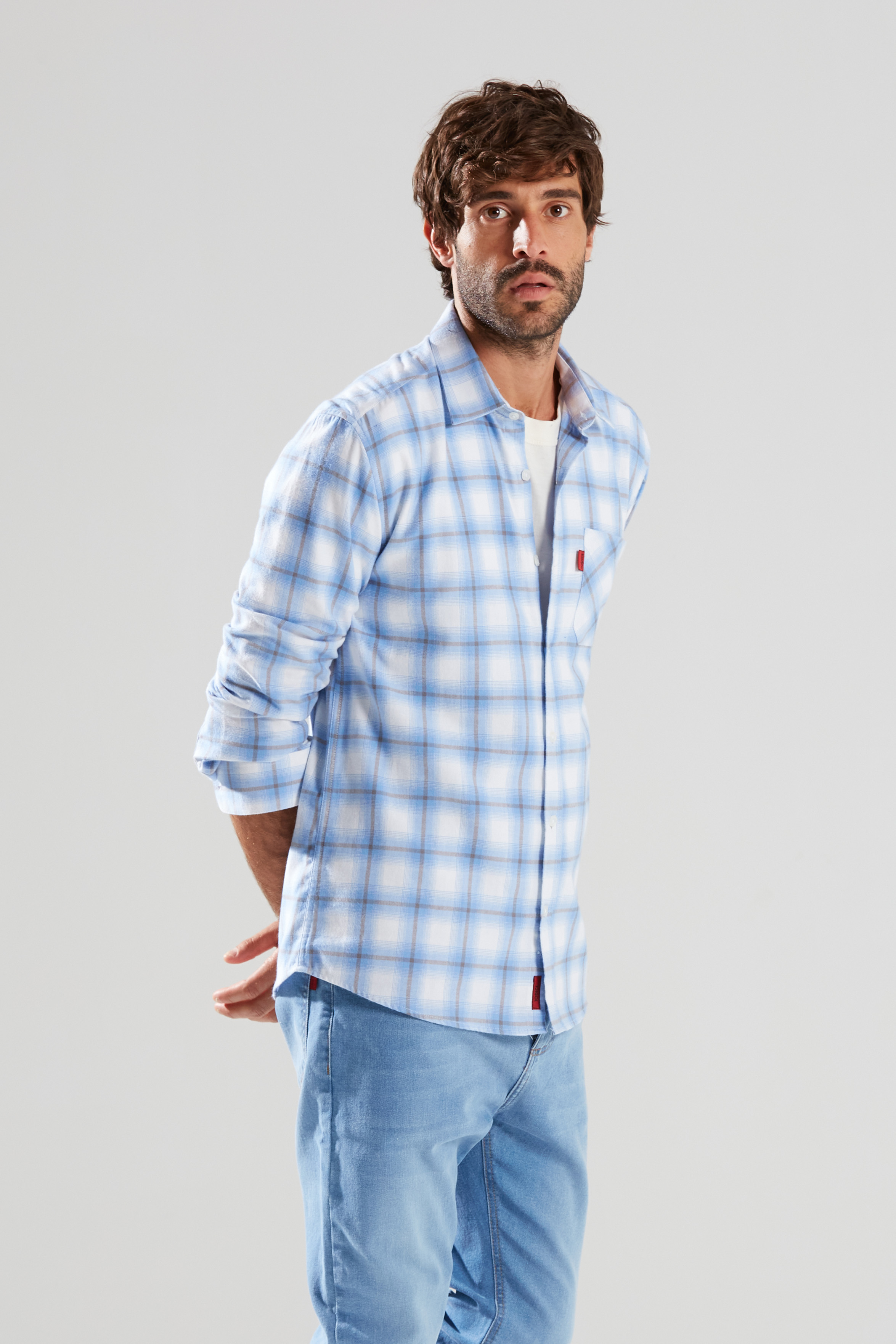 Camisa Manga Longa Com Bolso Azul Claro