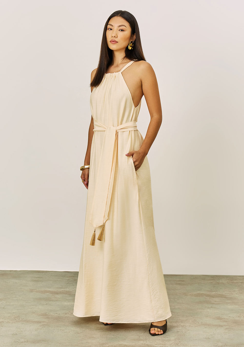 Vestido Iódice Solto Decote Careca Sem Manga Midi Bege