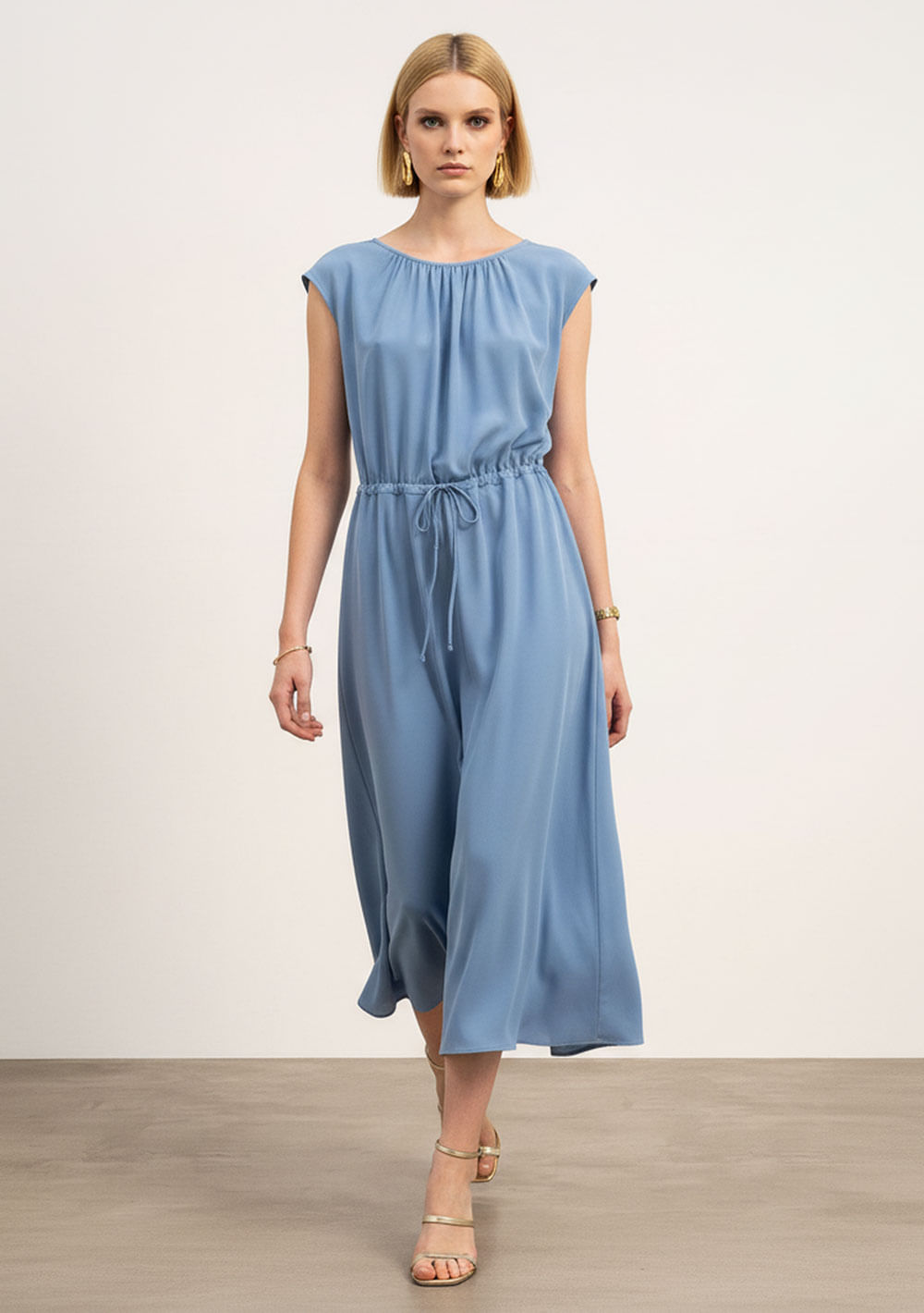 Vestido Solto Decote Canoa Sem Manga Midi Azul