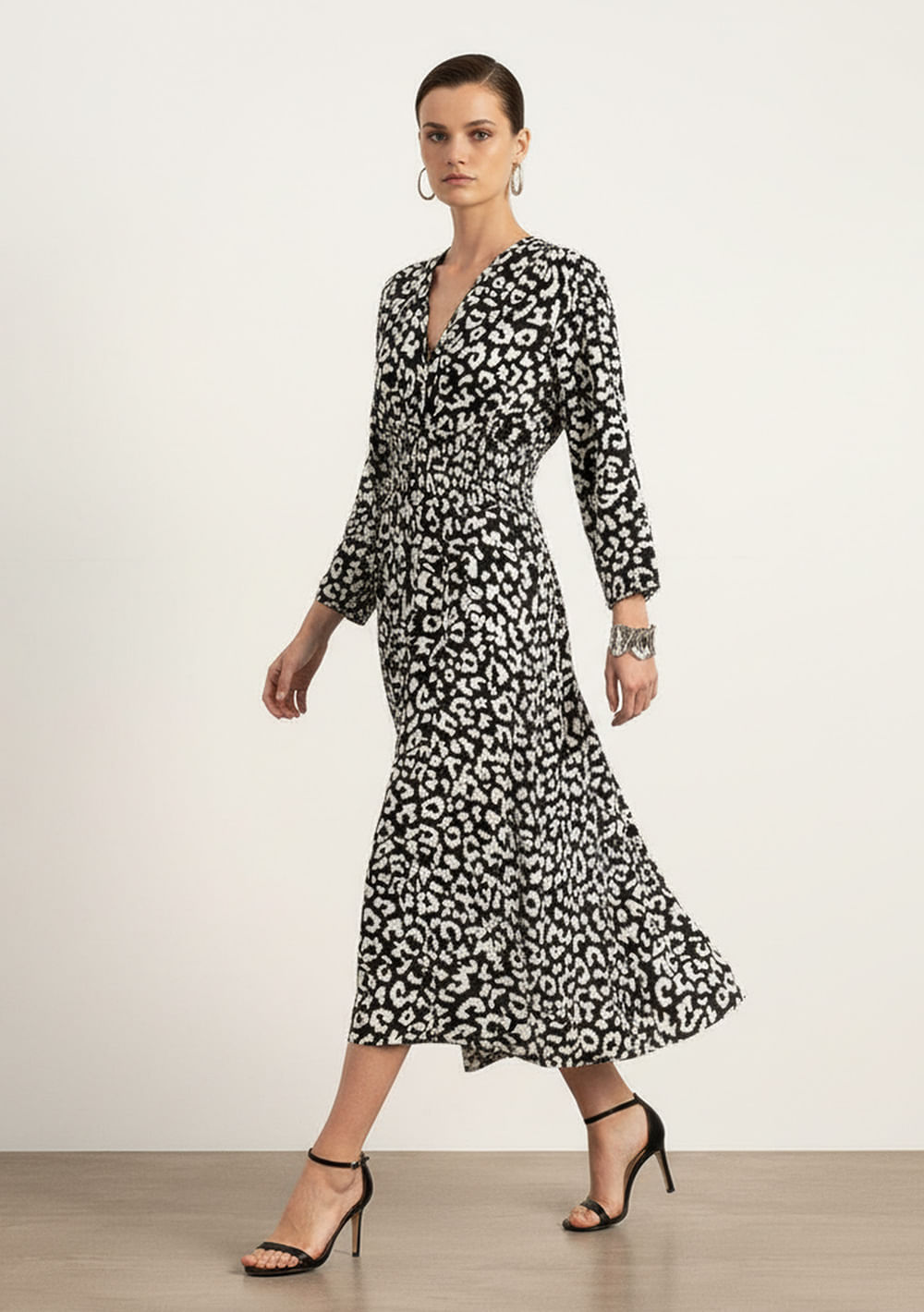 Vestido Midi Manga Longa Preto