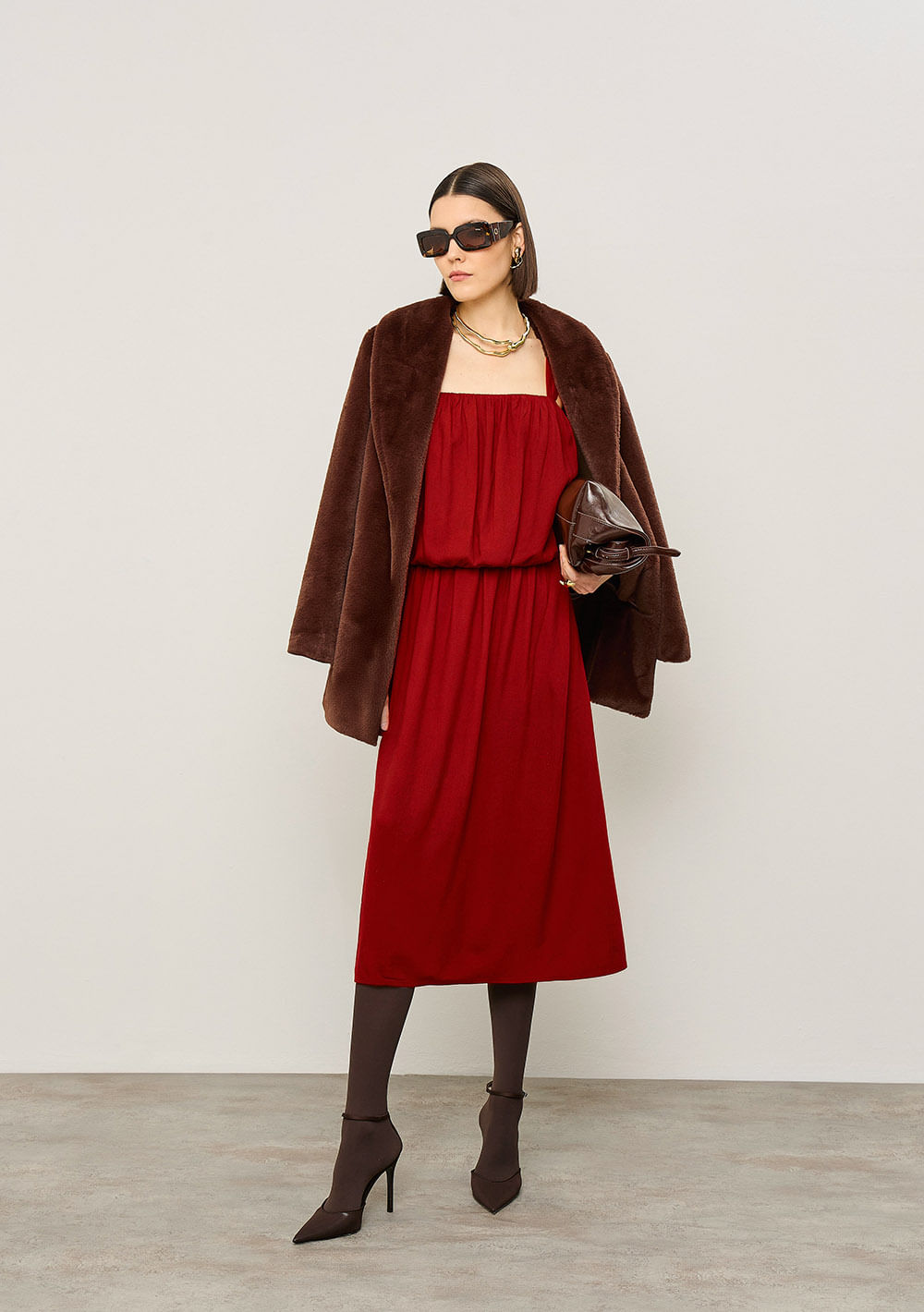 Vestido Iódice Solto Decote Reto Com Alça Midi Vermelho