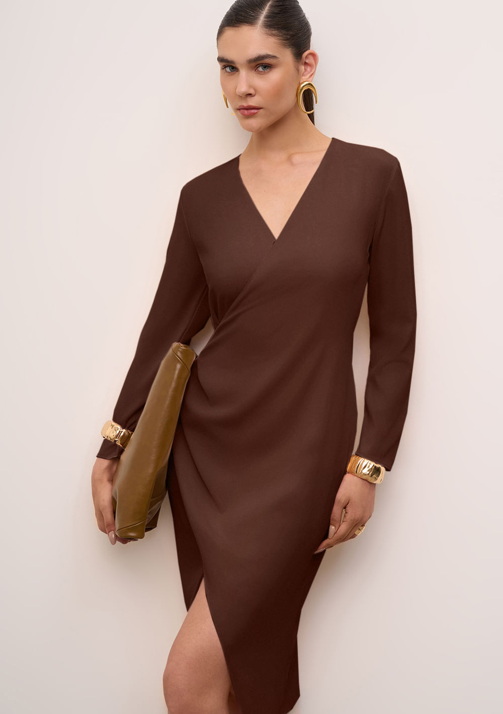 Vestido Iódice Ajustado Decote Transpassado Manga Longa Midi Marrom