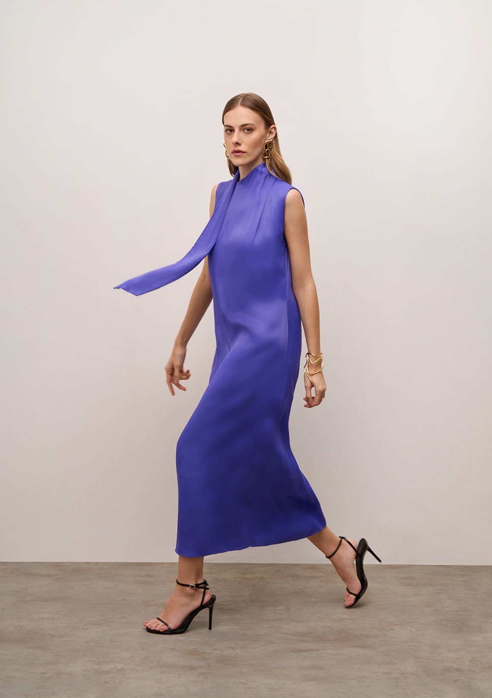 Vestido Iódice Solto Gola Alta Sem Manga Midi Azul